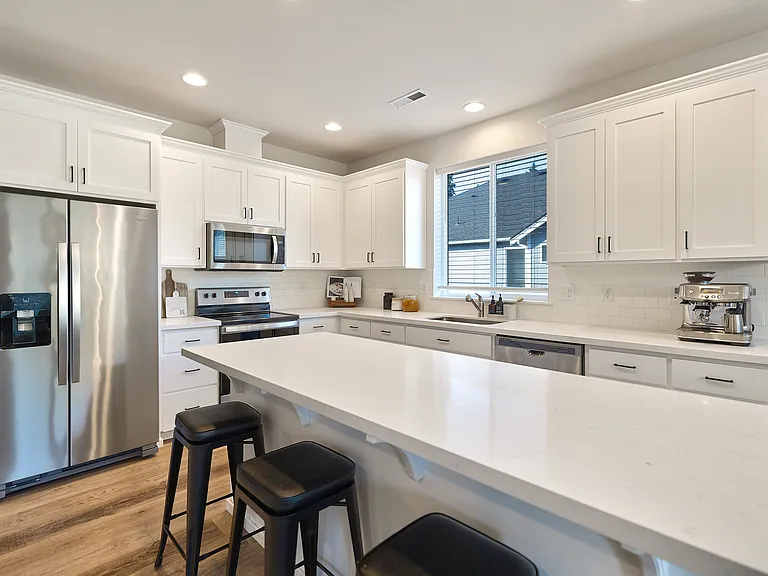 3429 20th St SW — Photo 5