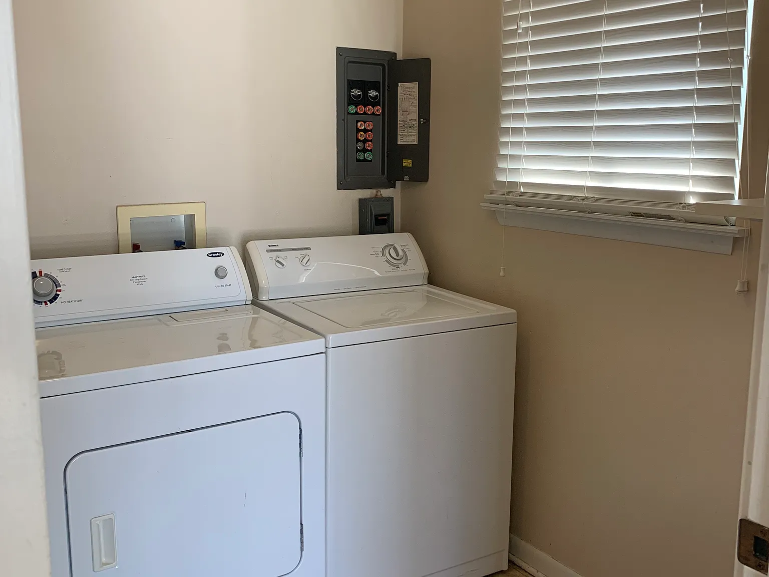 2 bed, 1000 sqft, $1,150 — Photo 2