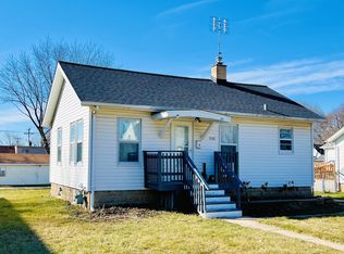 526 Woolf Ct, Rochelle, IL 61068