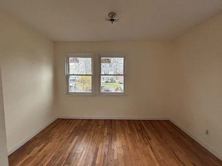 133 Mayflower St — Photo 6