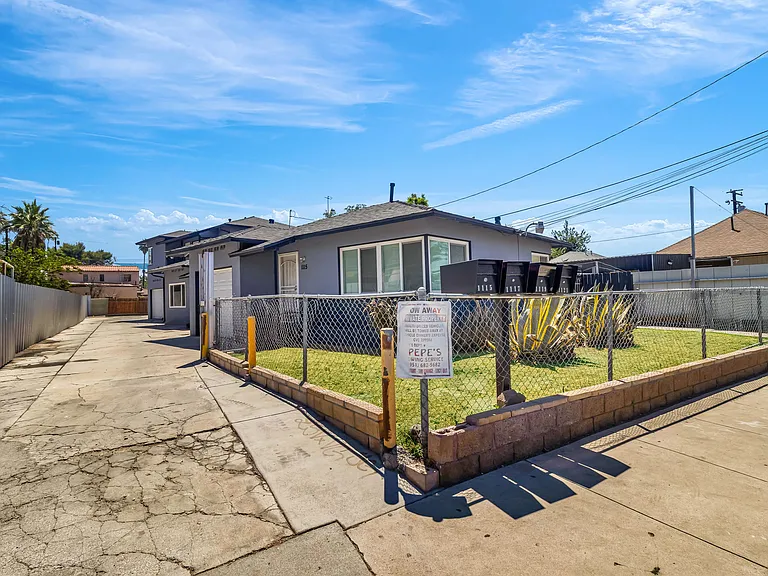 1119 N Mayfield Ave — Photo 17