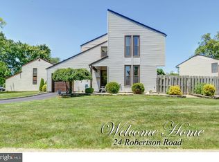24 Robertson Rd, East Windsor, NJ 08520