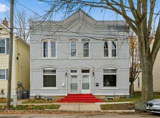 2255-2257 Jackson St, Dubuque, IA 52001