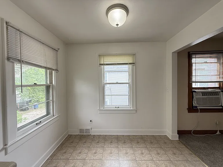 1514 Golden Ave — Photo 6