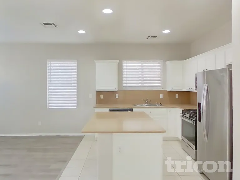 4432 Santa Clarita Ave — Photo 5