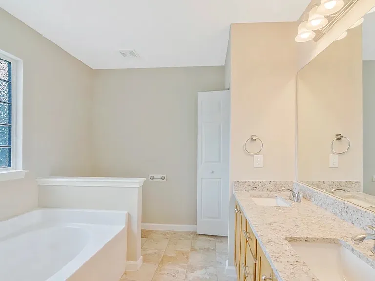 109 Knightwood Dr — Photo 13