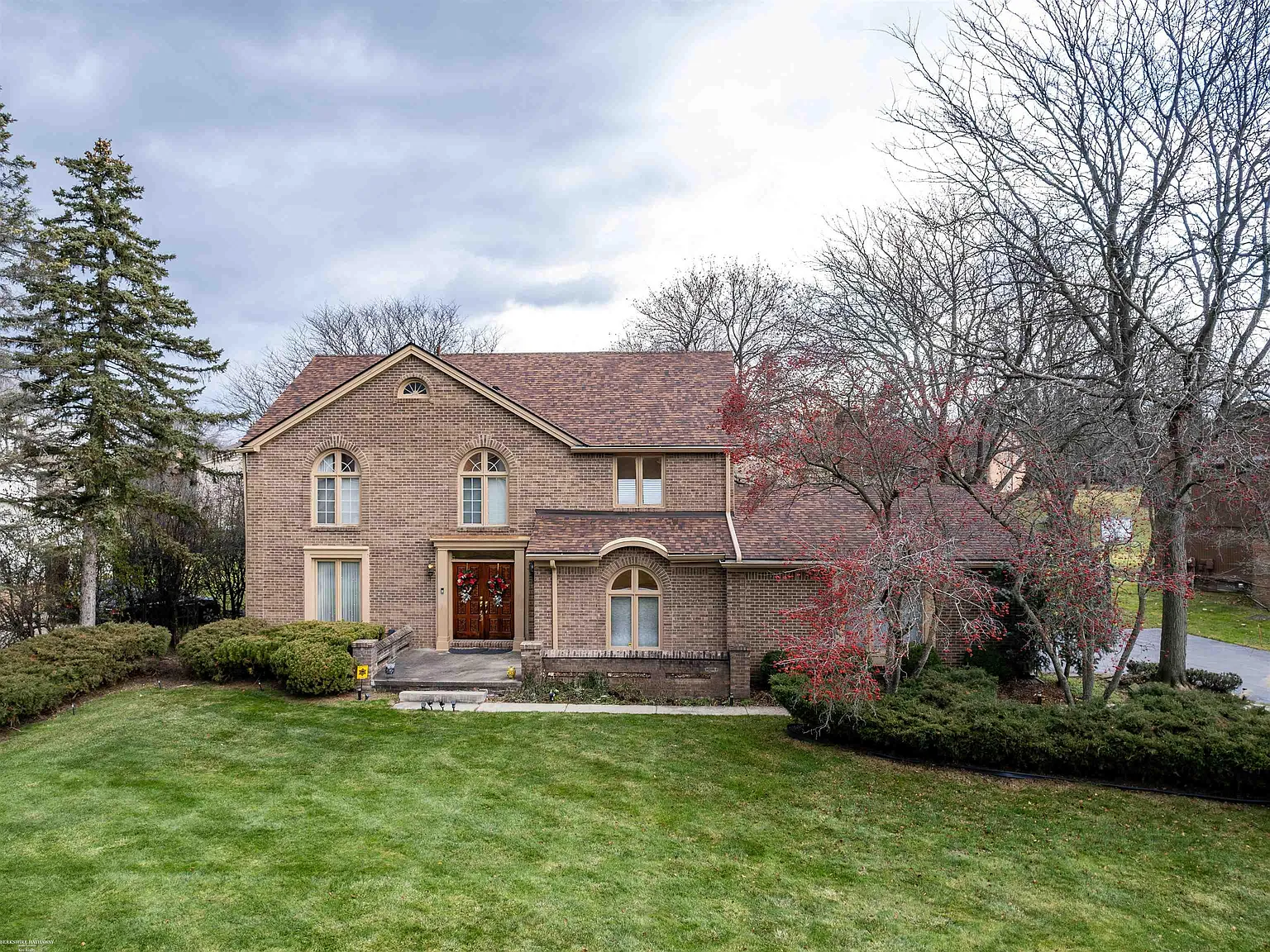 4253 Sedgemoor Ln W photo 1