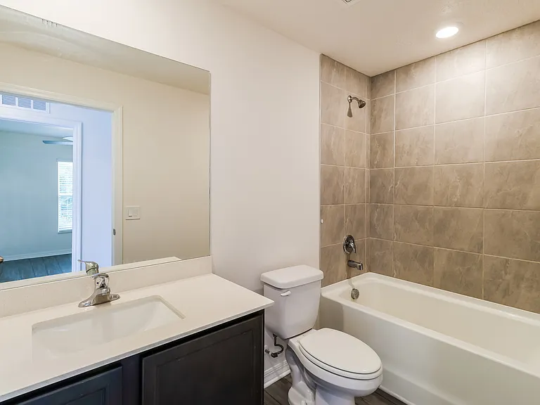 250 Catalonia Ave NW — Photo 19