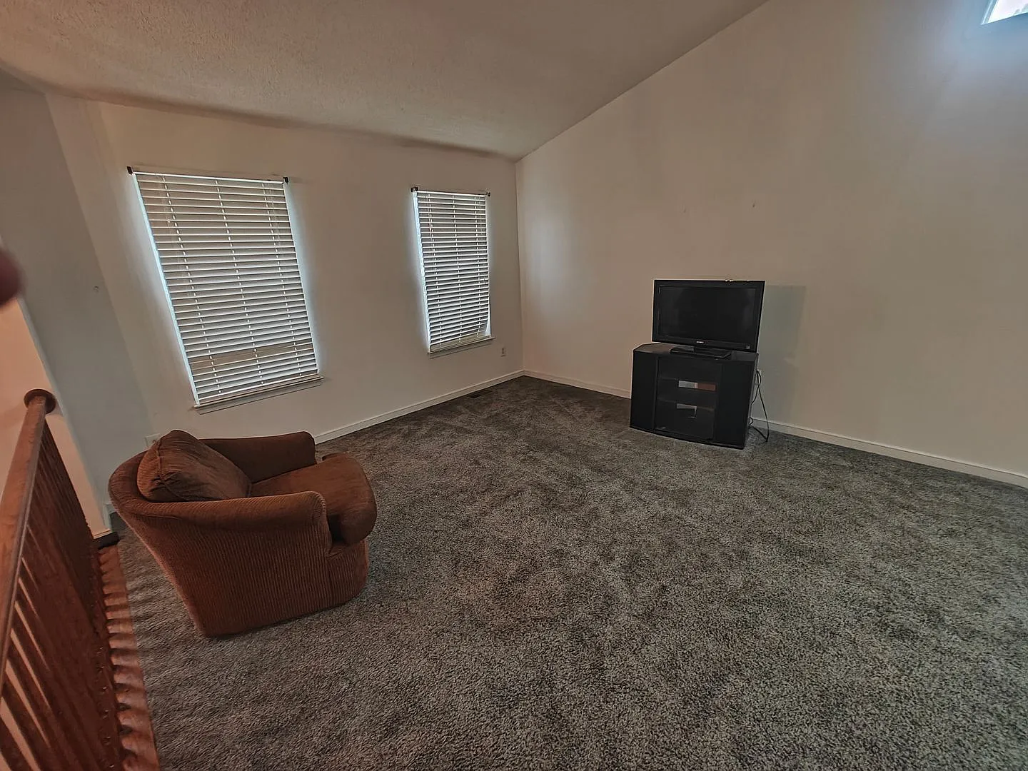 4 bedroom home — Photo 4