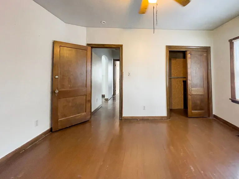 225 S College Ave — Photo 14