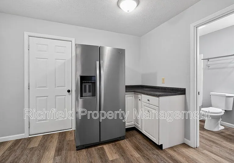 1260 Lincoln Dr — Photo 7