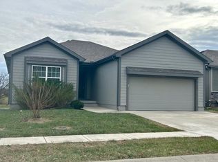 21801 Southcreek Rd, Peculiar, MO 64078