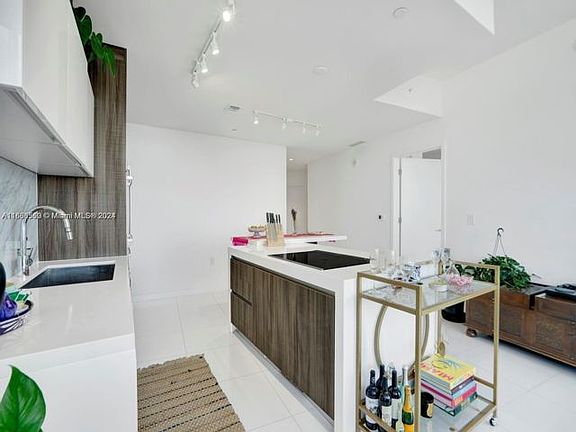 3rd image of 851 NE 1st Ave #3504