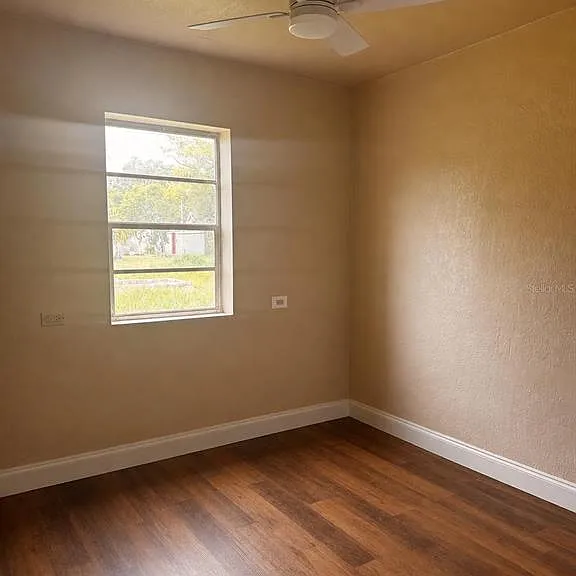 1718 Kentucky Ave — Photo 5