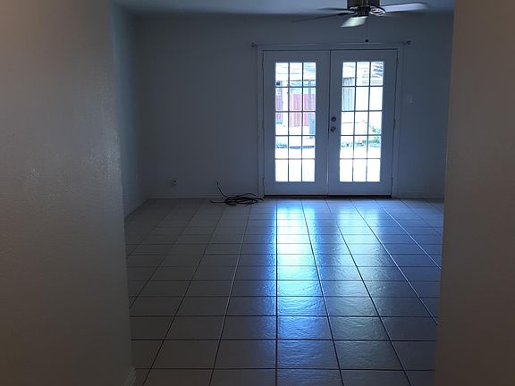 3rd image of 926 Bay Shore Dr