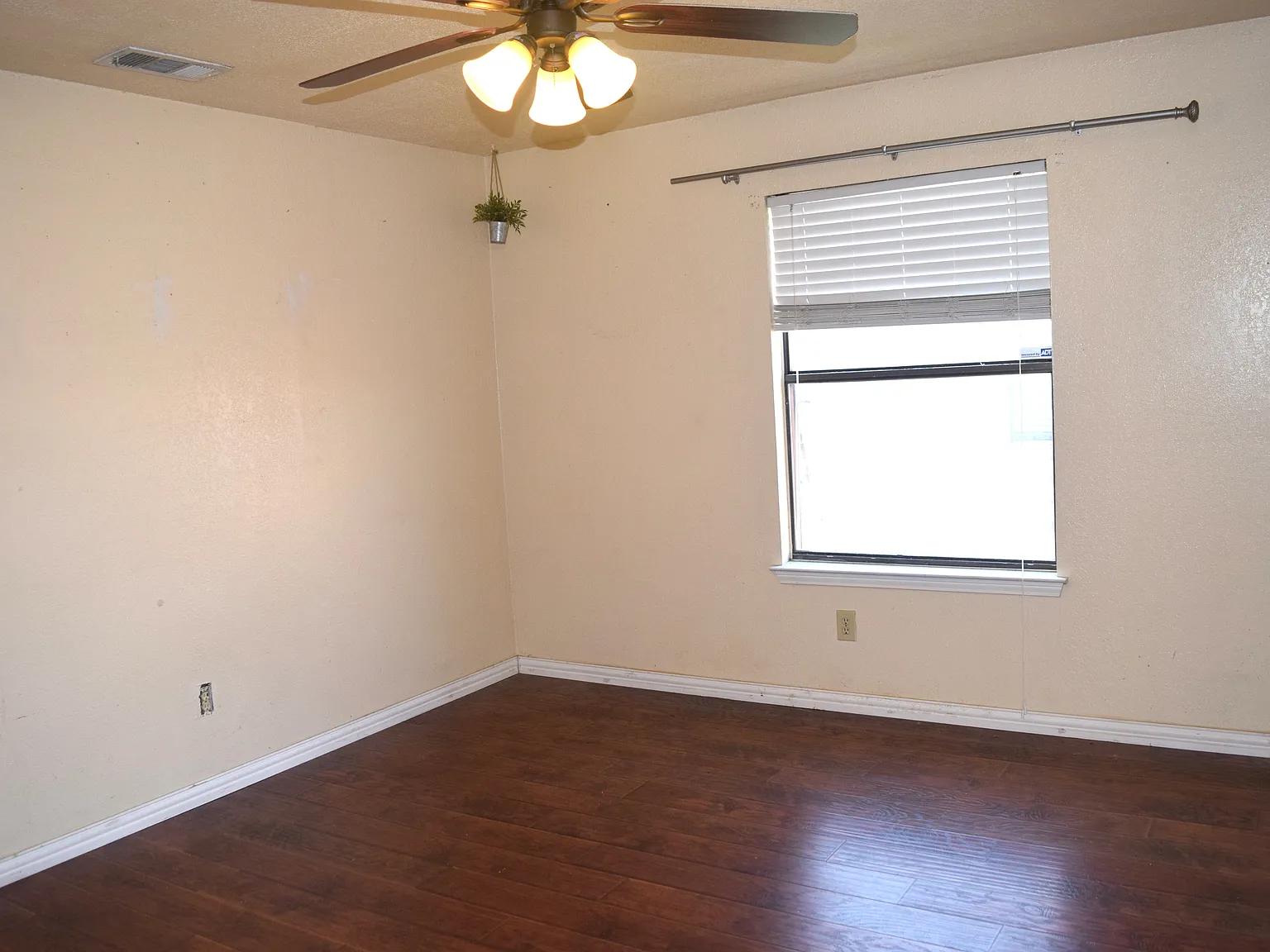 2 bed, 1120 sqft, $1,500 — Photo 4