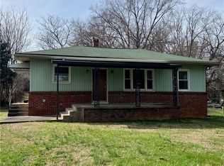 4226 Viking Dr, Winston Salem, NC 27105