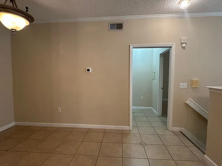 323 Arbor Lakes Cir — Photo 9