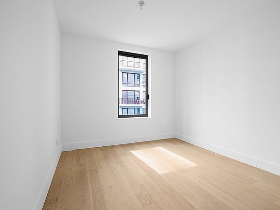 4th image of 22-18 Jackson Ave #606