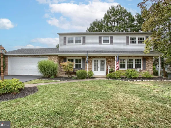35 Farm House Ln, Camp Hill, PA 17011