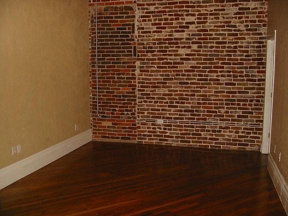 4th image of 215 E Ferguson St APT A