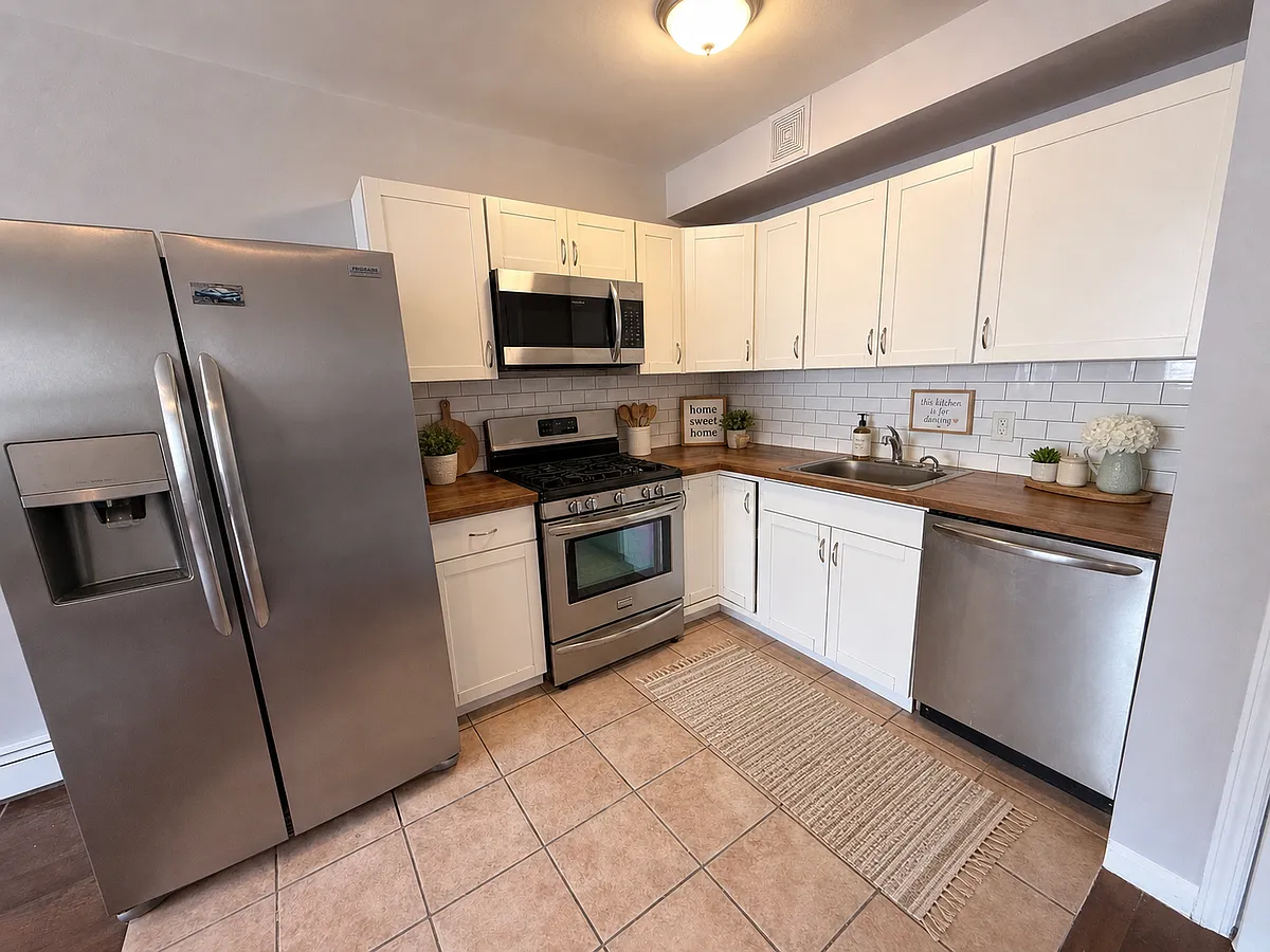 Building Photo - 214 Beach 91st St #1