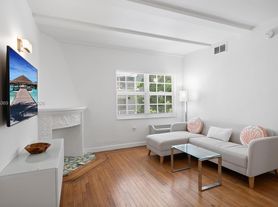 439 15th St, Miami Beach, FL