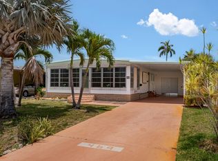 469 Riviera Blvd W, Naples, FL 34112