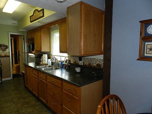 5th image of 1135 Toulon Ave
