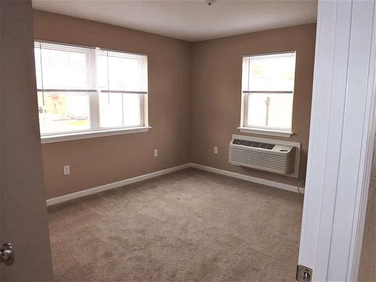 2 Bedroom 1 Bath — Photo 13