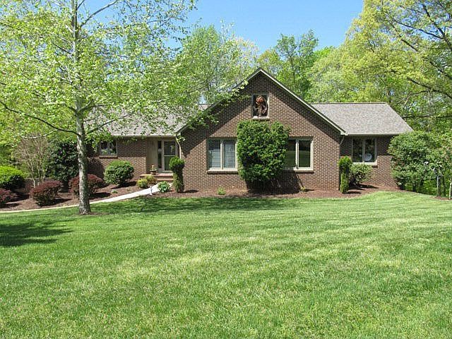 1st image of 437 Sandy River Dr