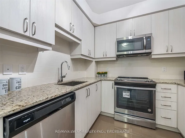 9199 Yonge St #SE415 — Photo 11