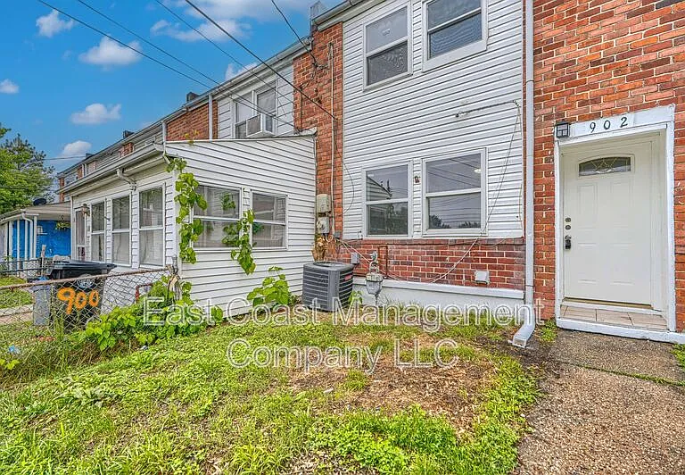 902 Catawba Ct — Photo 17