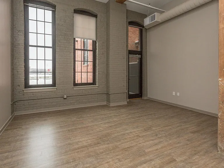 Hercules Apartments — Photo 6