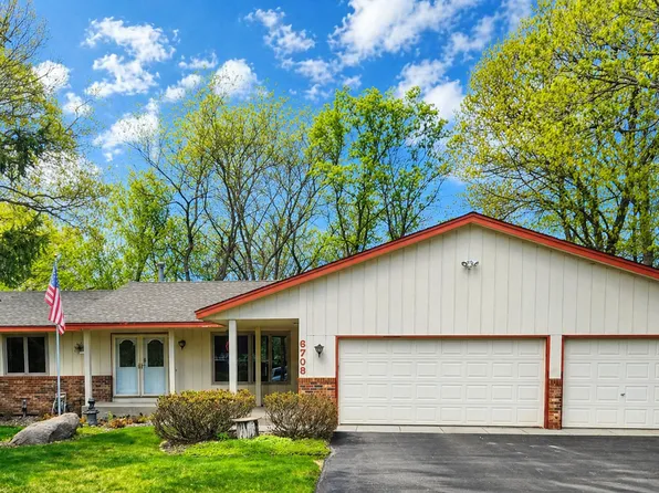 6708 82nd St W, Bloomington, MN 55438