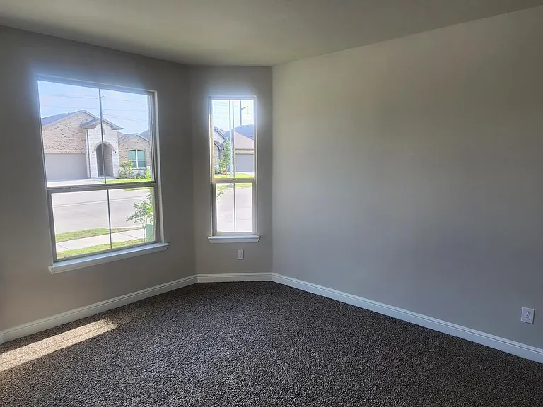 1029 Kirkham Way — Photo 5
