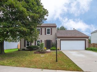 104 Kensington Dr, Streamwood, IL