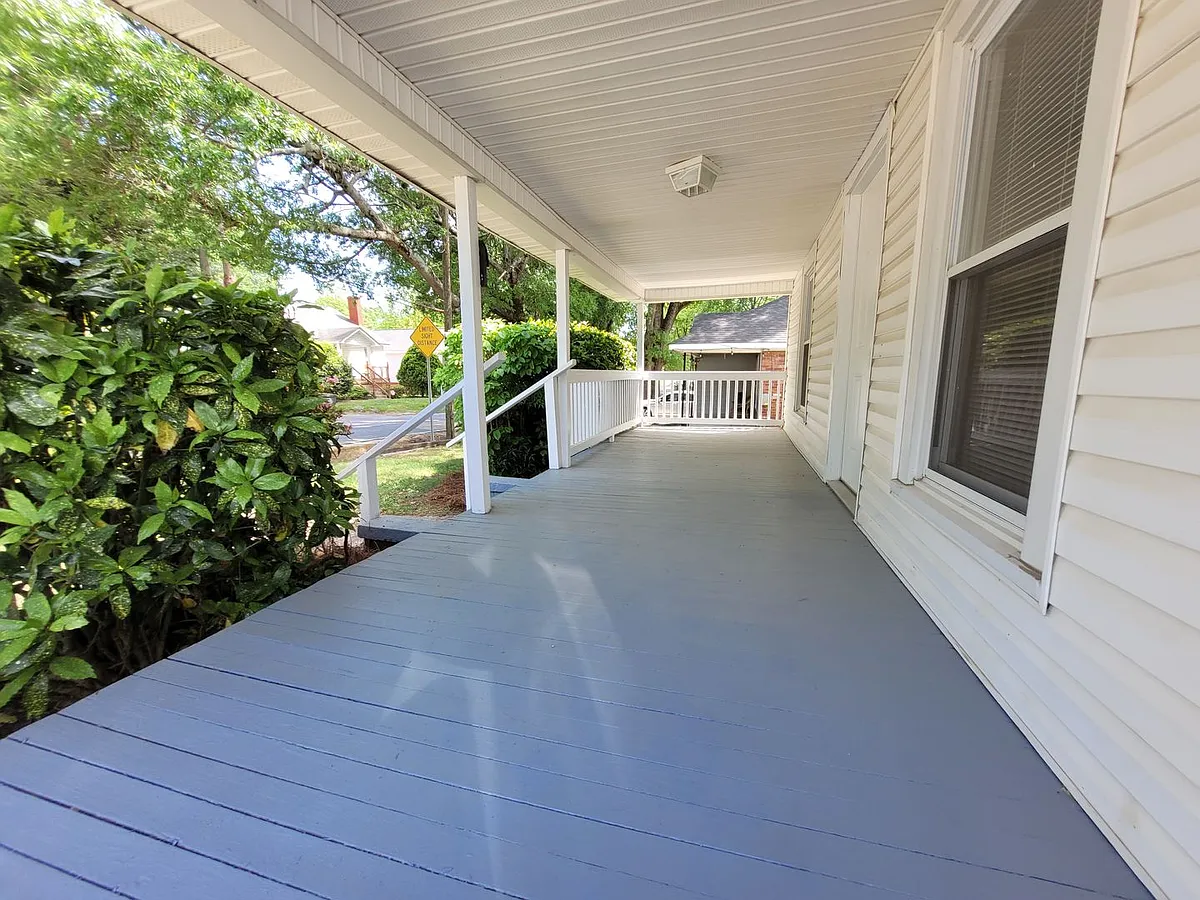 Building Photo - 804 Klondale Ave