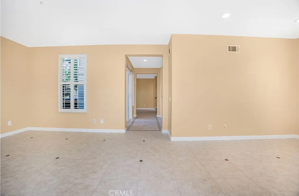 3 bed, 2.5 bath, 1984 sqft, $4,595 — Photo 4