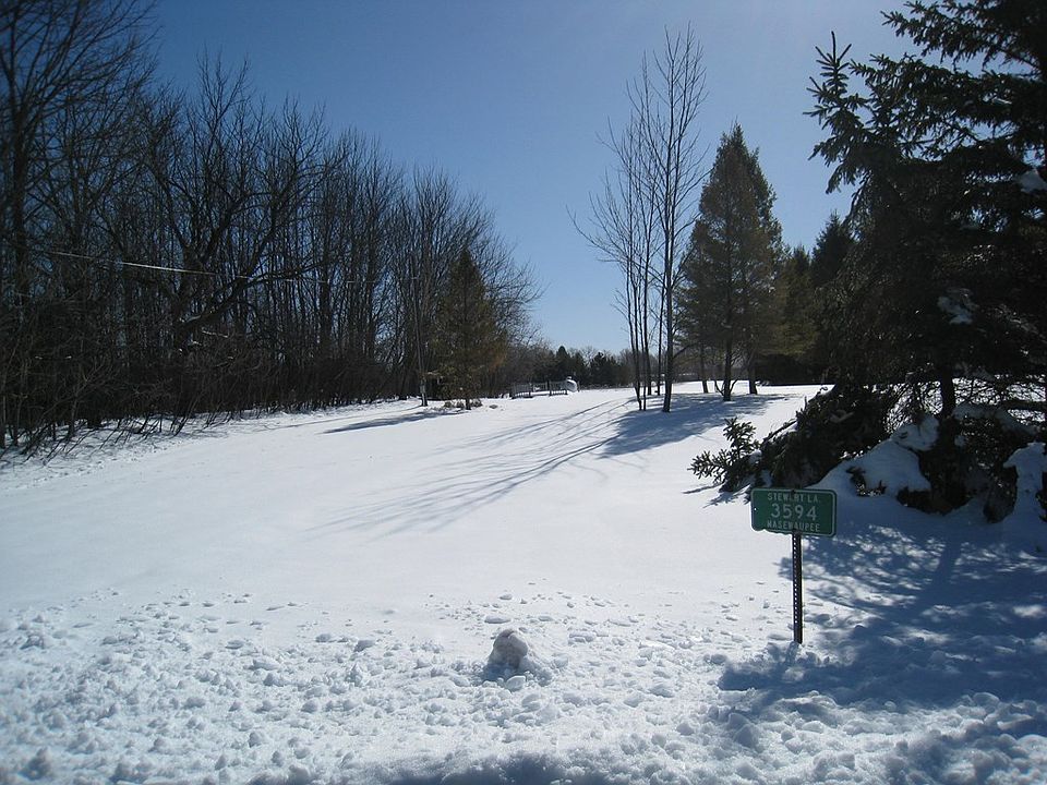 2nd image of 3594 Stewart Ln