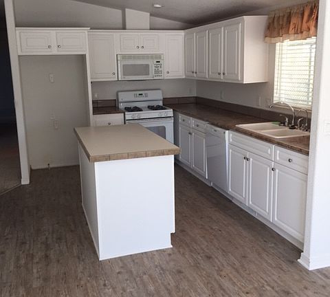 5th image of 207 Tulip Ct #207