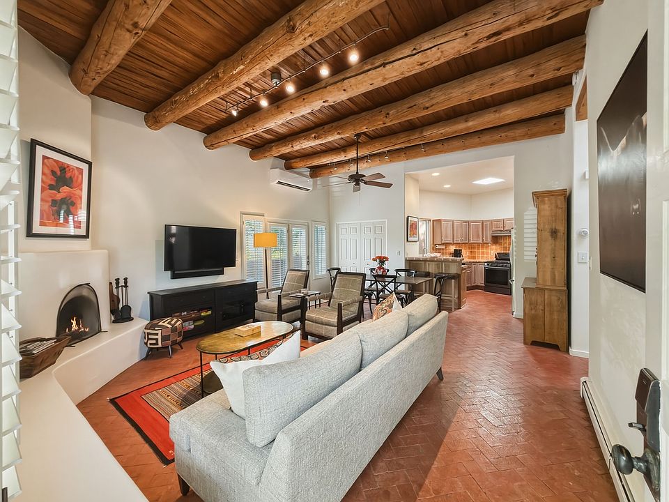 1st image of 701 E Alameda St APT 4