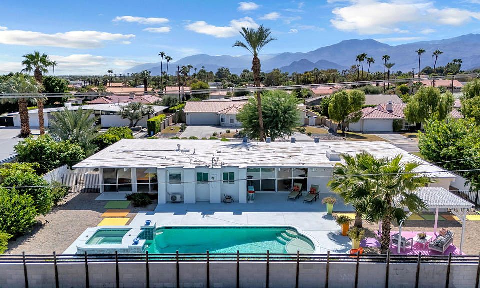 1st image of 79944 Camelback Dr