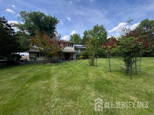295 Pleasant Valley Rd, Old Bridge, NJ
