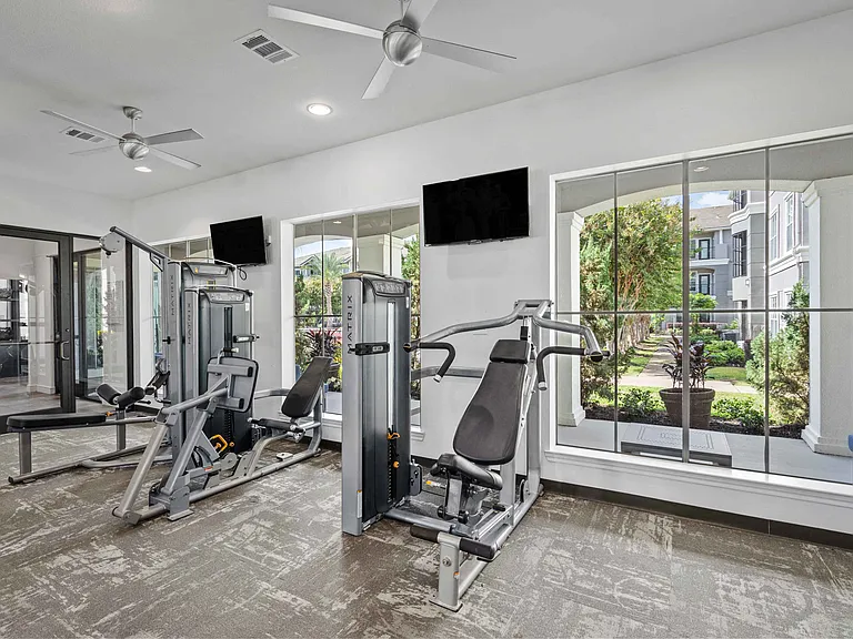 Gables Metropolitan Uptown — Photo 15