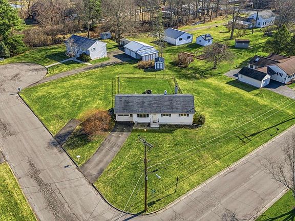 4th image of 412 Payne Rd