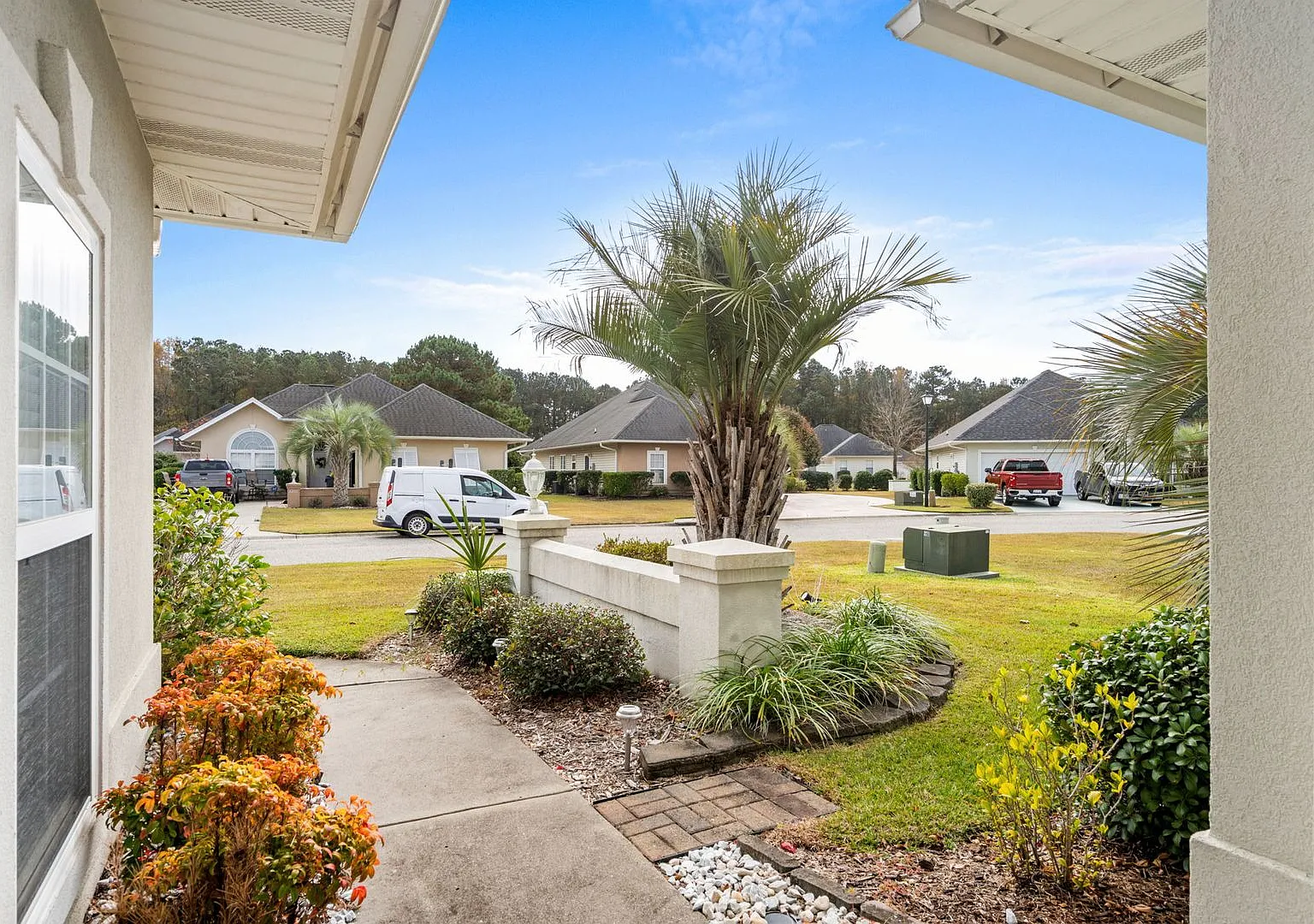Seasonal Rental - Live the Coastal Lifestyle in This Cypress Keys Beauty! — Photo 3