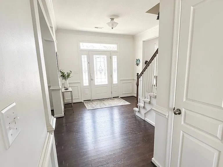 2128 Bellflower Way — Photo 3