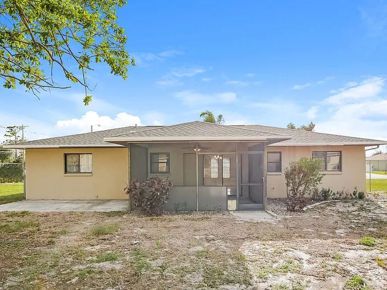 909 SW 9th Ave — Photo 16