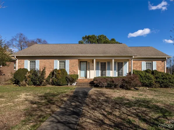 600 Briarpatch Ln, Charlotte, NC 28211